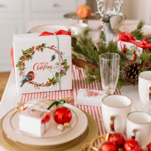 Коробка для зефира без окна "Венок со снегирями"